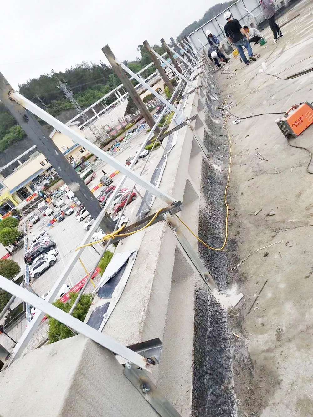 三面翻施工現(xiàn)場(chǎng)