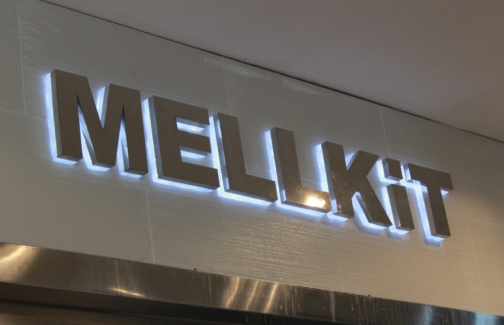 不銹鋼發(fā)光字有什么特點？