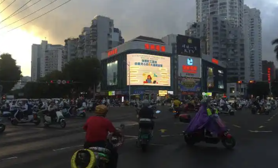 戶外廣告的曝光率及其影響因素